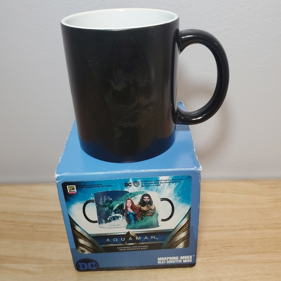 DC Comics Aquaman Color Changing Coffee Mug - Picture 2 of 8